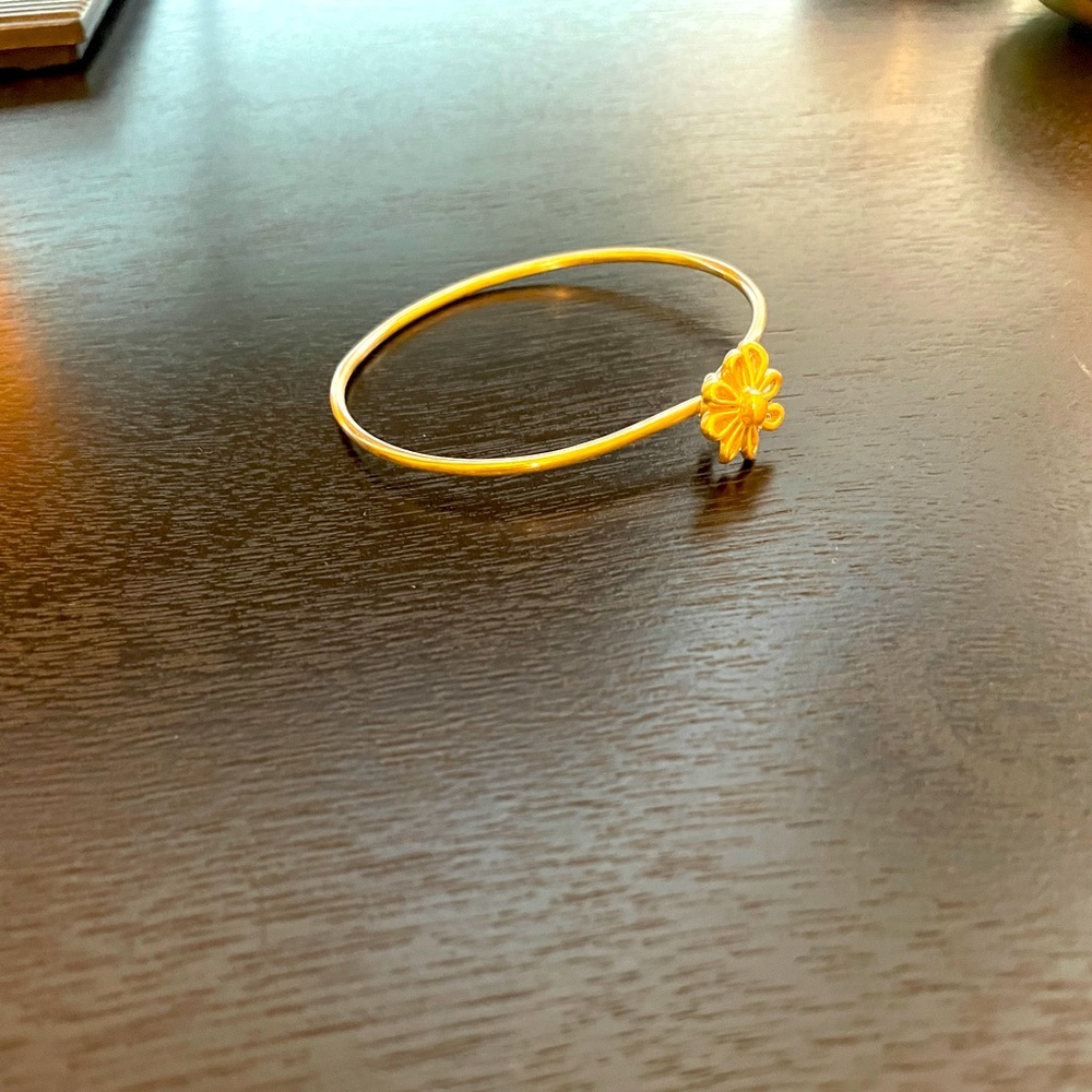 Tiffany’s Daisy Hook Bracelet